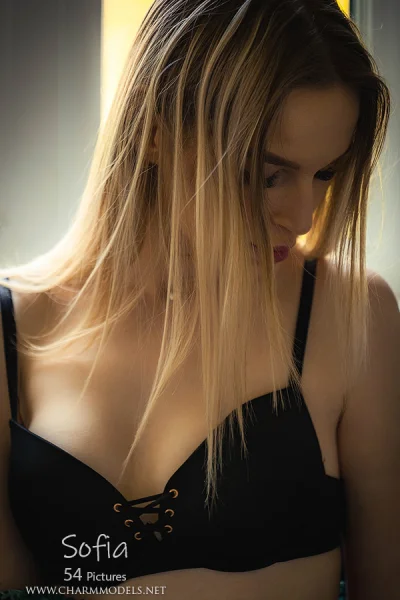 Perfect Bottom Adorable Babe Sofia Photo Cover